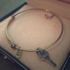 JUICY COUTURE | Key Wish Bangle